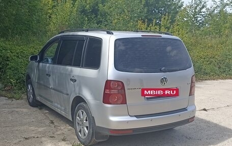 Volkswagen Touran III, 2008 год, 619 000 рублей, 3 фотография