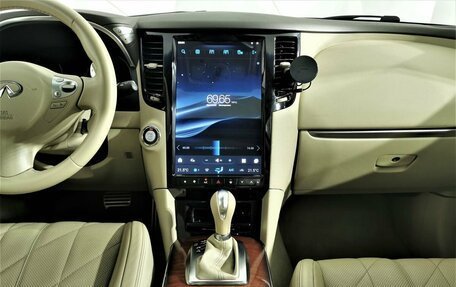 Infiniti QX70, 2017 год, 3 150 000 рублей, 14 фотография