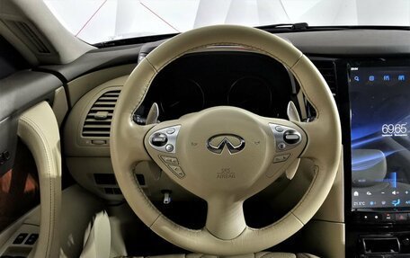 Infiniti QX70, 2017 год, 3 150 000 рублей, 19 фотография