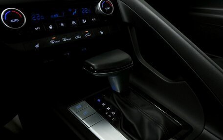 Hyundai Elantra, 2021 год, 2 200 000 рублей, 18 фотография