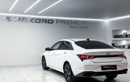 Hyundai Elantra, 2021 год, 2 200 000 рублей, 23 фотография