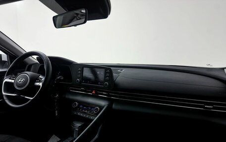 Hyundai Elantra, 2021 год, 2 200 000 рублей, 22 фотография