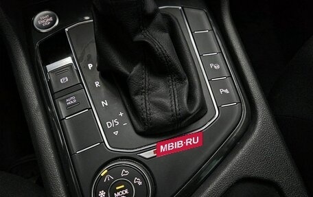 Volkswagen Tiguan II, 2018 год, 2 520 000 рублей, 12 фотография