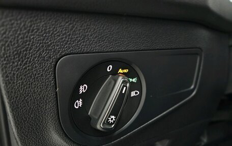 Volkswagen Tiguan II, 2018 год, 2 520 000 рублей, 13 фотография