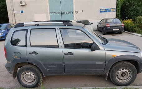Chevrolet Niva I рестайлинг, 2010 год, 250 000 рублей, 3 фотография
