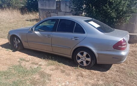 Mercedes-Benz E-Класс, 2005 год, 900 000 рублей, 4 фотография