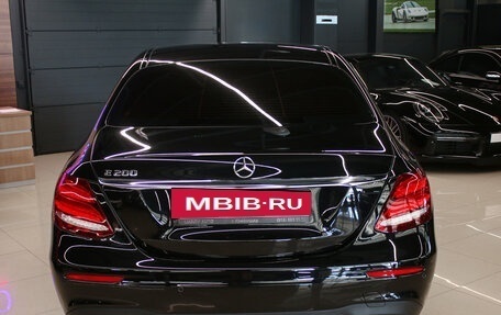 Mercedes-Benz E-Класс, 2020 год, 3 380 000 рублей, 5 фотография