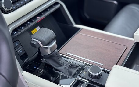 Toyota Sequoia, 2023 год, 13 900 000 рублей, 23 фотография