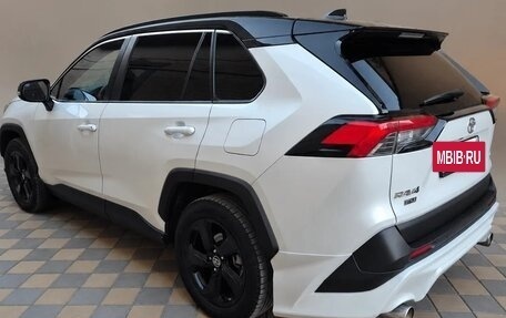 Toyota RAV4, 2022 год, 3 200 000 рублей, 2 фотография