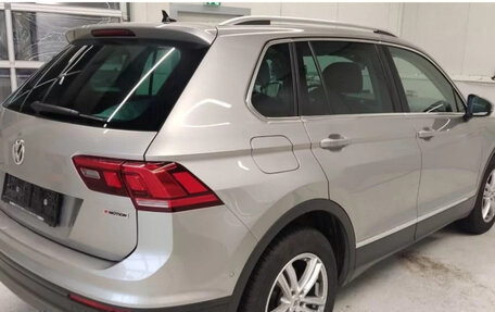 Volkswagen Tiguan II, 2020 год, 2 720 000 рублей, 6 фотография