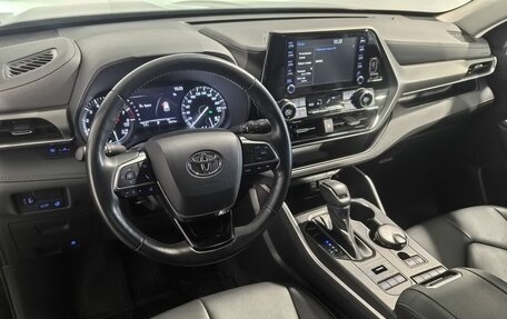 Toyota Highlander, 2021 год, 4 790 000 рублей, 12 фотография