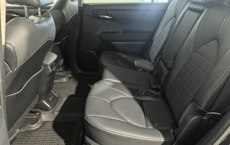 Toyota Highlander, 2021 год, 4 790 000 рублей, 14 фотография