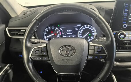 Toyota Highlander, 2021 год, 4 790 000 рублей, 20 фотография