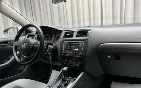 Volkswagen Jetta VI, 2011 год, 1 199 000 рублей, 12 фотография