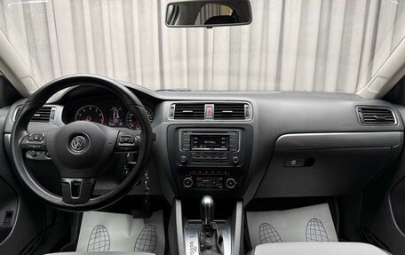 Volkswagen Jetta VI, 2011 год, 1 199 000 рублей, 15 фотография