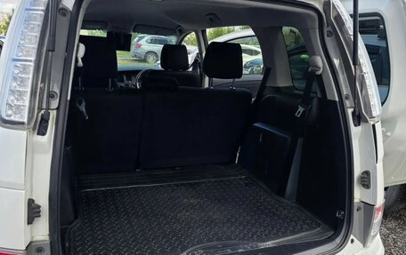 Toyota ISis I, 2012 год, 950 000 рублей, 14 фотография
