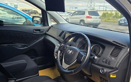 Toyota ISis I, 2012 год, 950 000 рублей, 8 фотография