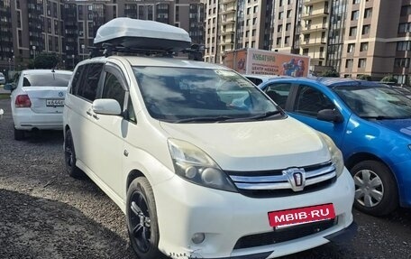 Toyota ISis I, 2012 год, 950 000 рублей, 5 фотография