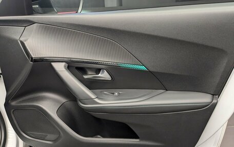 Peugeot 2008 II, 2022 год, 1 850 000 рублей, 15 фотография