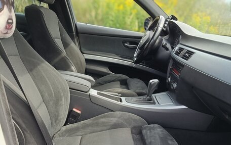 BMW 3 серия, 2009 год, 1 400 000 рублей, 31 фотография