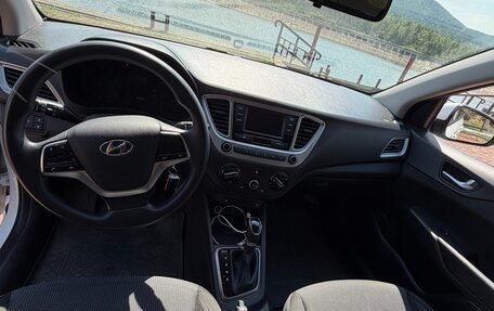 Hyundai Solaris II рестайлинг, 2021 год, 1 440 000 рублей, 8 фотография