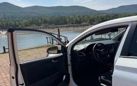 Hyundai Solaris II рестайлинг, 2021 год, 1 440 000 рублей, 7 фотография