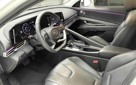 Hyundai Elantra, 2022 год, 1 330 000 рублей, 7 фотография