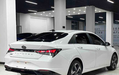 Hyundai Elantra, 2022 год, 1 330 000 рублей, 4 фотография