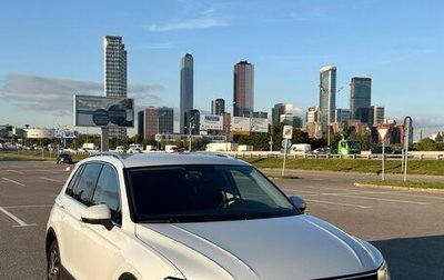 Volkswagen Tiguan II, 2018 год, 2 600 000 рублей, 1 фотография