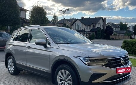 Volkswagen Tiguan II, 2020 год, 3 600 000 рублей, 2 фотография