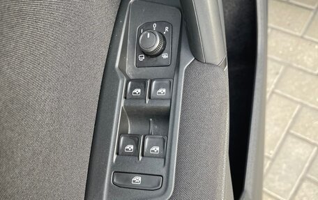Volkswagen Tiguan II, 2020 год, 3 600 000 рублей, 16 фотография