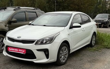KIA Rio IV, 2018 год, 915 000 рублей, 2 фотография