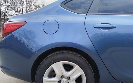 Opel Astra J, 2014 год, 900 000 рублей, 2 фотография