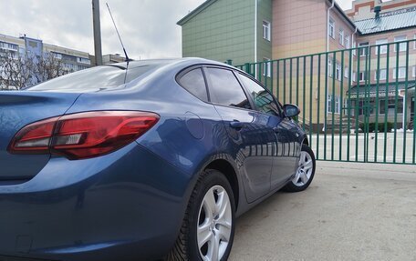 Opel Astra J, 2014 год, 900 000 рублей, 9 фотография