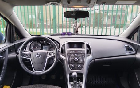 Opel Astra J, 2014 год, 900 000 рублей, 11 фотография
