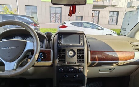 Chrysler Town & Country IV, 2007 год, 850 000 рублей, 9 фотография