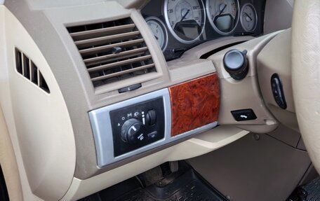 Chrysler Town & Country IV, 2007 год, 850 000 рублей, 18 фотография