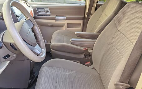 Chrysler Town & Country IV, 2007 год, 850 000 рублей, 13 фотография