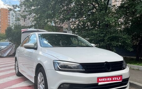 Volkswagen Jetta VI, 2015 год, 665 000 рублей, 3 фотография