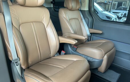 Hyundai Staria, 2024 год, 6 100 000 рублей, 14 фотография