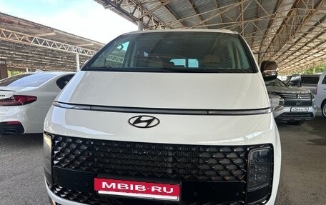 Hyundai Staria, 2024 год, 6 100 000 рублей, 3 фотография