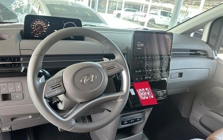 Hyundai Staria, 2024 год, 6 100 000 рублей, 20 фотография