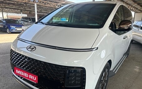 Hyundai Staria, 2024 год, 6 100 000 рублей, 4 фотография