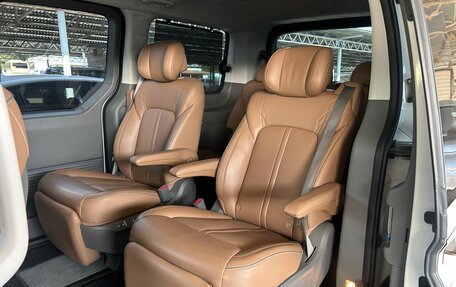 Hyundai Staria, 2024 год, 6 100 000 рублей, 24 фотография