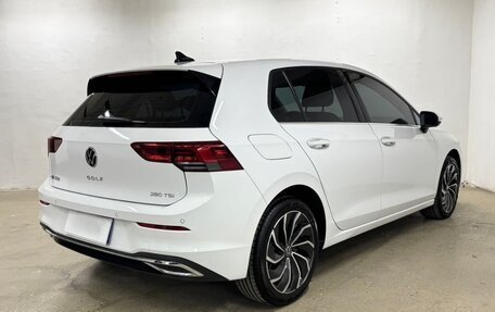 Volkswagen Golf VIII, 2022 год, 1 955 000 рублей, 3 фотография