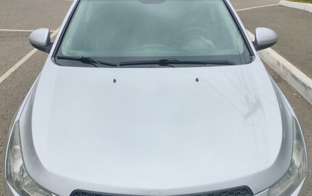 Chevrolet Cruze II, 2010 год, 700 000 рублей, 2 фотография