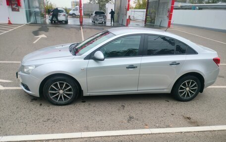 Chevrolet Cruze II, 2010 год, 700 000 рублей, 10 фотография