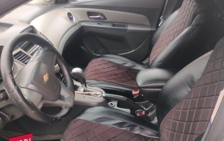 Chevrolet Cruze II, 2010 год, 700 000 рублей, 6 фотография