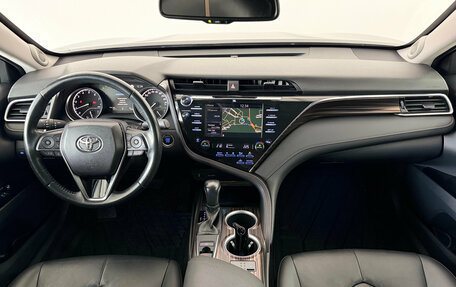 Toyota Camry, 2020 год, 3 050 000 рублей, 13 фотография