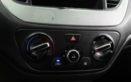 Hyundai Solaris II рестайлинг, 2018 год, 709 000 рублей, 15 фотография